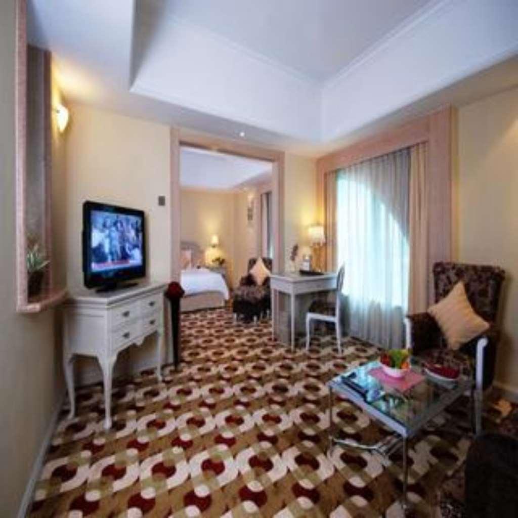 Berjaya Waterfront Hotel, Hotel Johor Bahru