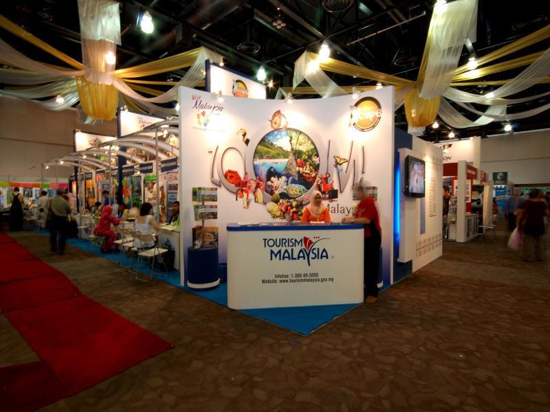 Berjaya Waterfront Hotel, Hotel