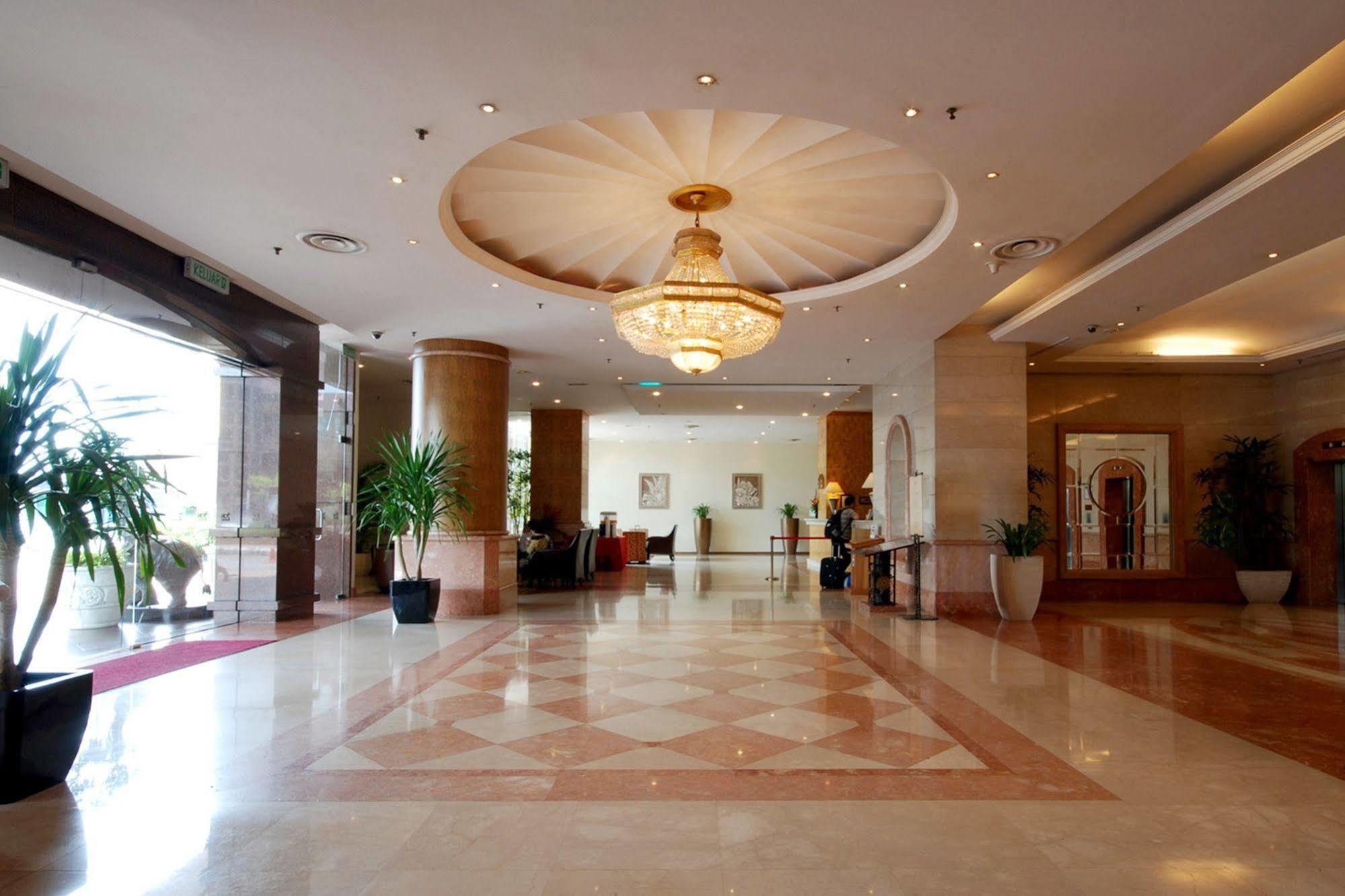 Hotel Berjaya Waterfront Hotel,