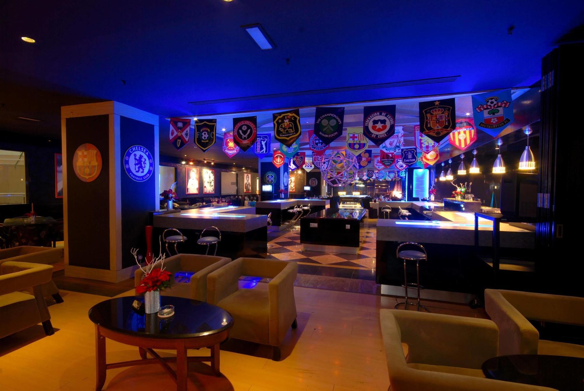 Berjaya Waterfront Hotel, Hotel 4*